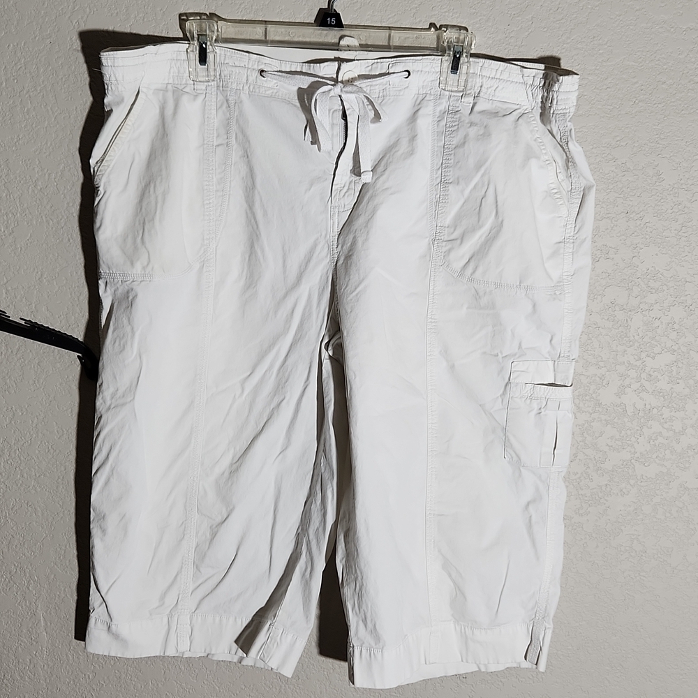 Avenue Perfect Capri Pants Size 20 Poplin White Capri